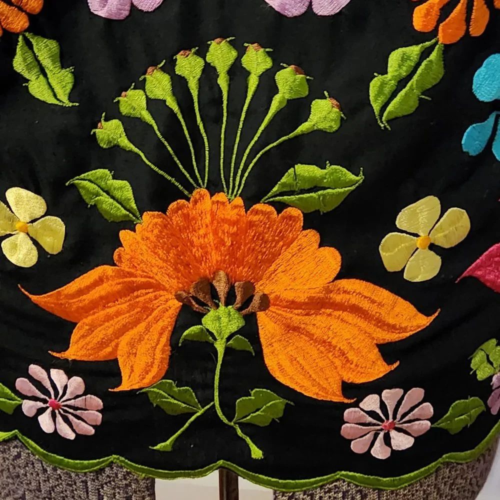 1960's-70's Leandra Crochet & Embroideries Label Tunic Top W/Colorful Embroidery - Picture 6 of 9